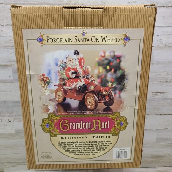 Grandeur Noel Porcelain Santa Claus On Wheel Antique Car Collector Edition 2003 - Picture 1 of 2